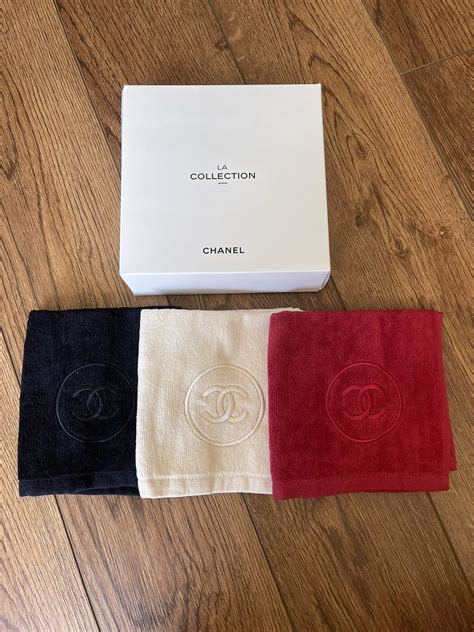 chanel hand towels|Chanel cleansing towelettes.